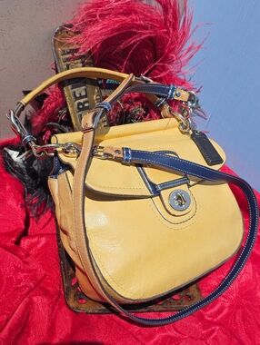 Coach Legacy 2012 Butter Yellow Tan Colorblock Turnlock Bag Blue Tan